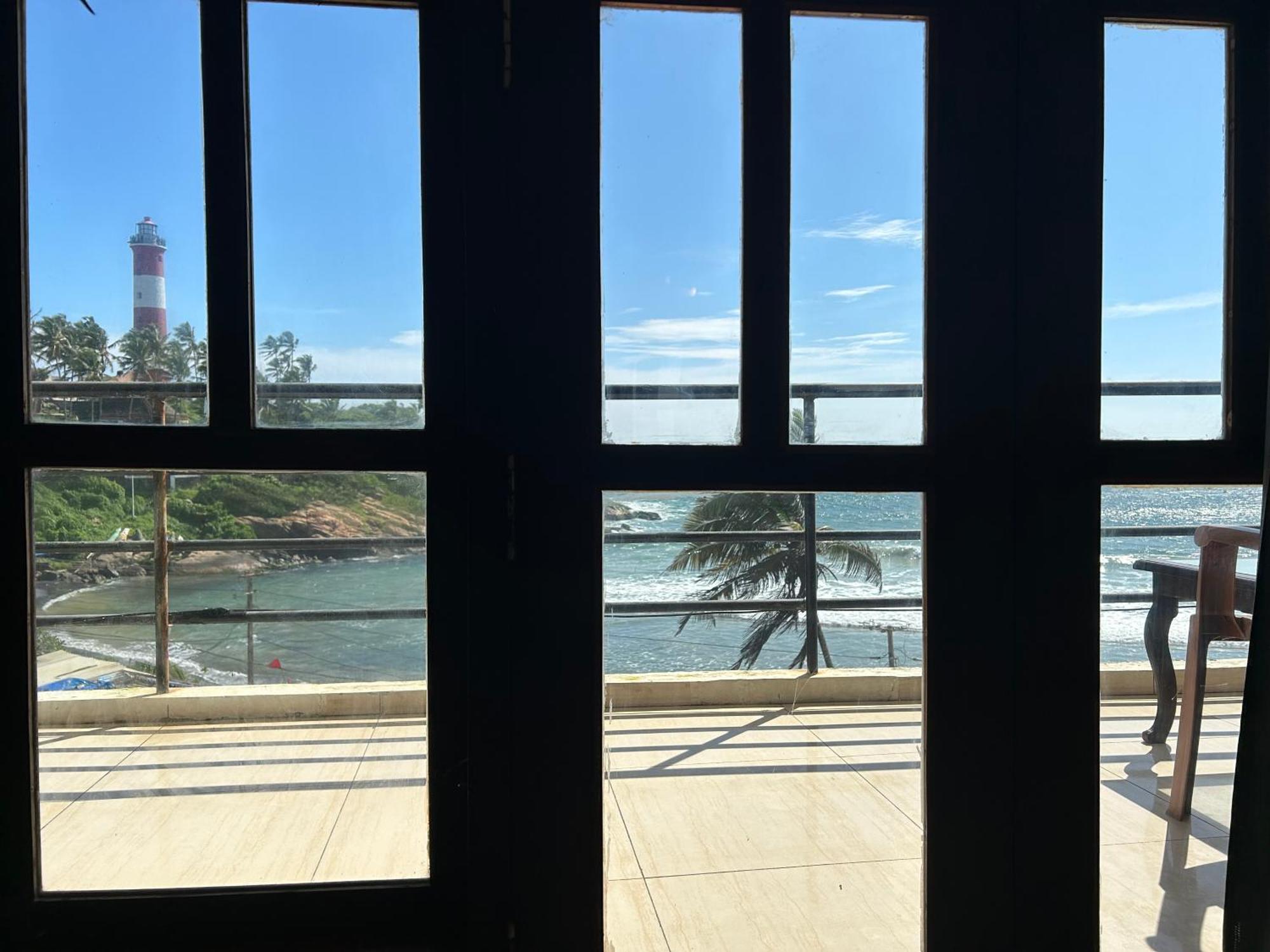 קובאלאם The Ocean Park Beach Resort מראה חיצוני תמונה