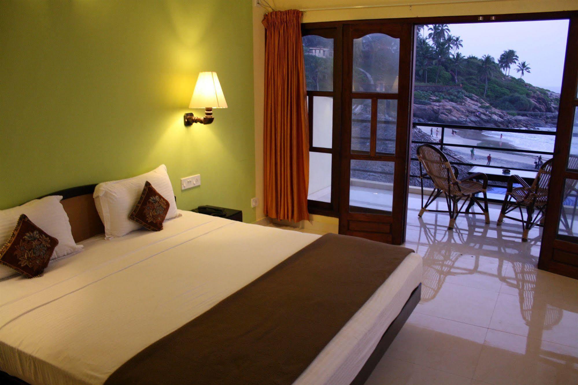 קובאלאם The Ocean Park Beach Resort מראה חיצוני תמונה